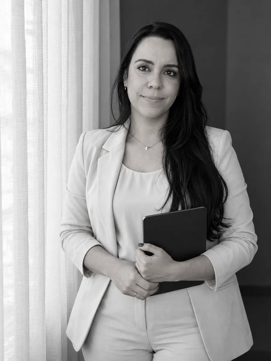 Retrato profissional em preto e branco